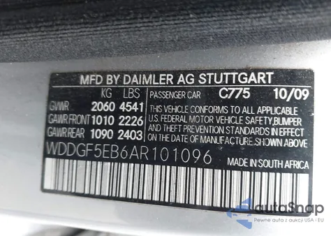 2010 Mercedes-Benz C 300 Luxury/Sport z USA, uszkodzony, nr VIN WDDGF5EB6AR101096